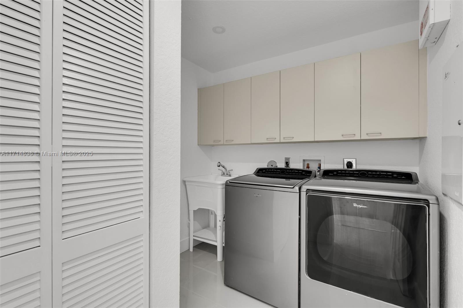 RIVIERA ISLES II - Residential