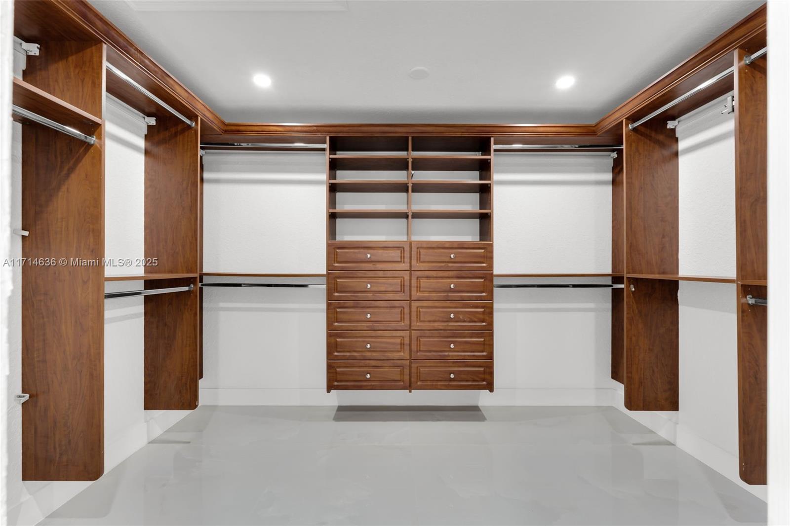 RIVIERA ISLES II - Residential