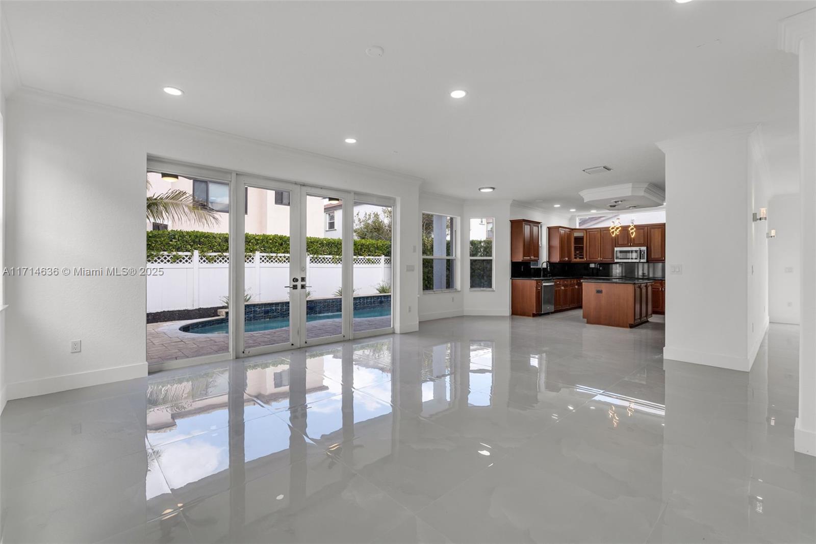 RIVIERA ISLES II - Residential