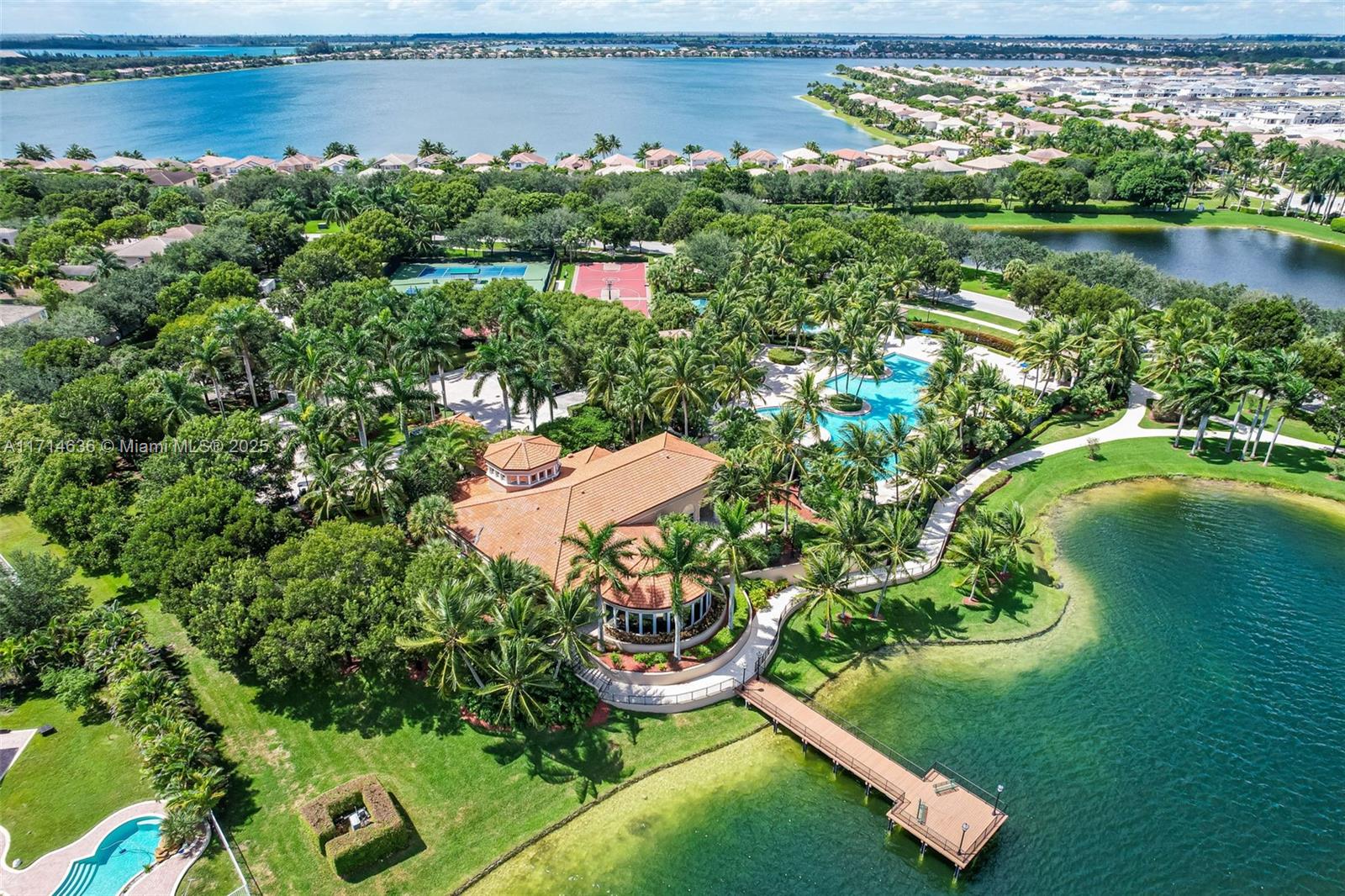 RIVIERA ISLES II - Residential