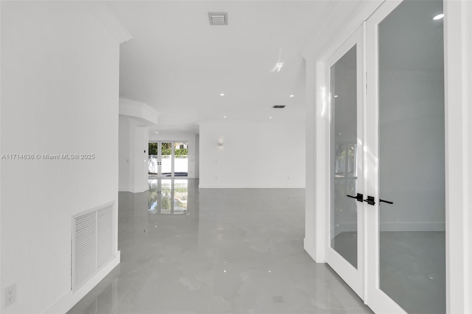 RIVIERA ISLES II - Residential