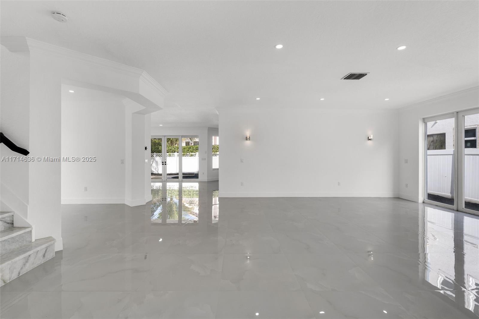 RIVIERA ISLES II - Residential