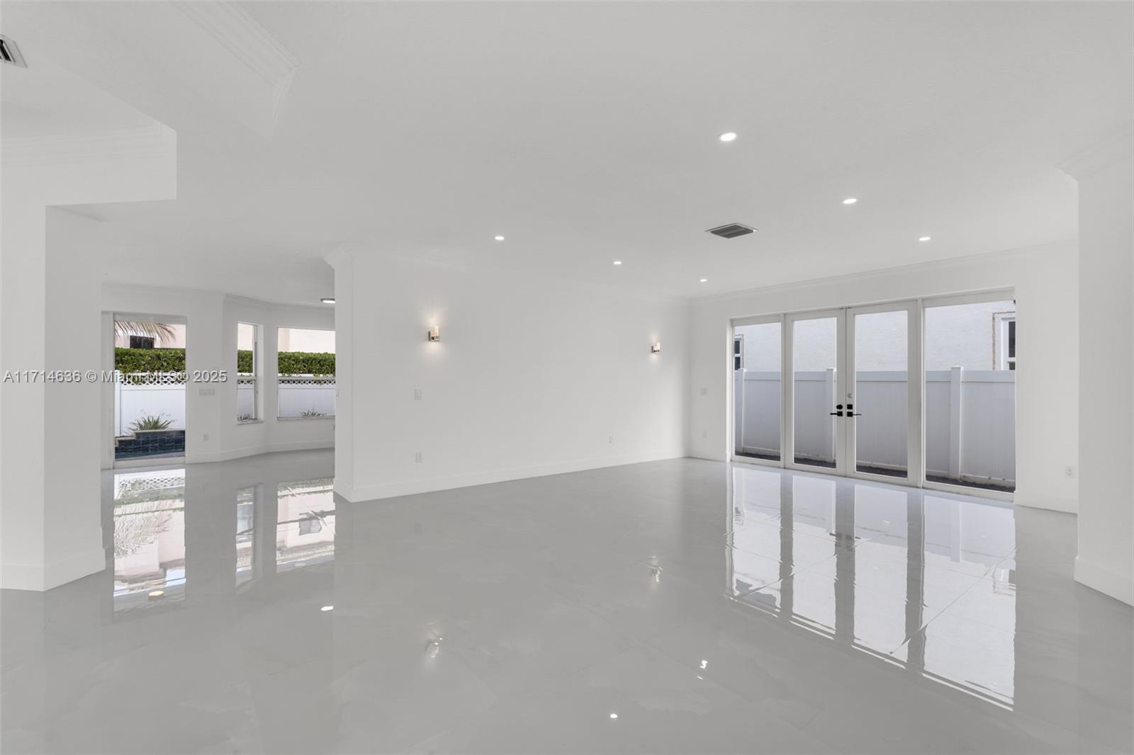 RIVIERA ISLES II - Residential
