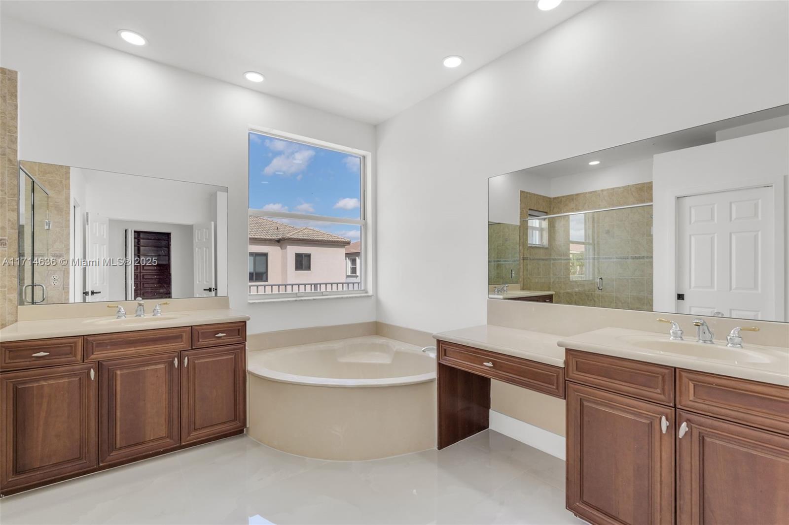 RIVIERA ISLES II - Residential