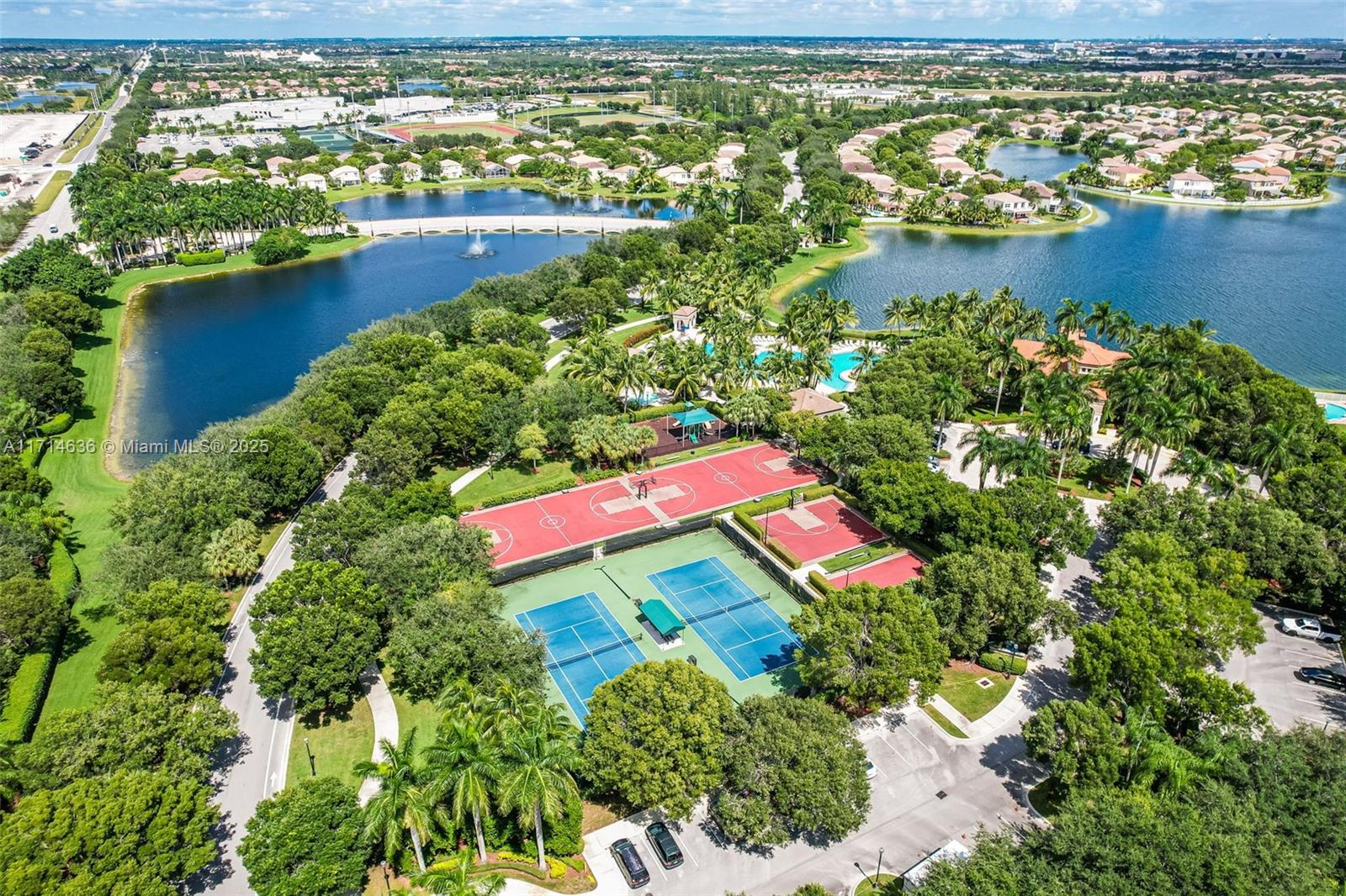 RIVIERA ISLES II - Residential