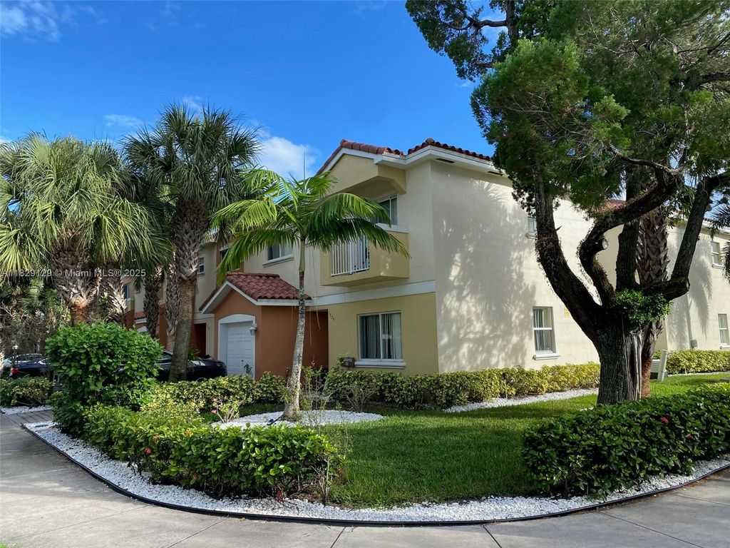 Photo of 202 NW 14th Ave #C-1, Fort Lauderdale, FL 33311 (MLS # A11829129)