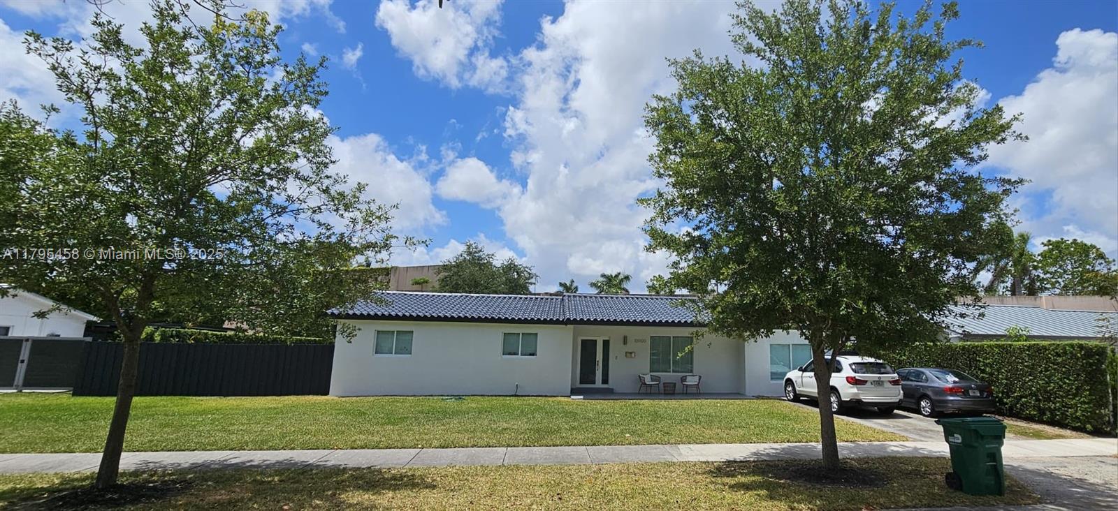 Rental Property at 10900 Sw 107th Ave, Miami, Broward County, Florida - Bedrooms: 3 
Bathrooms: 2  - $3,600 MO.
