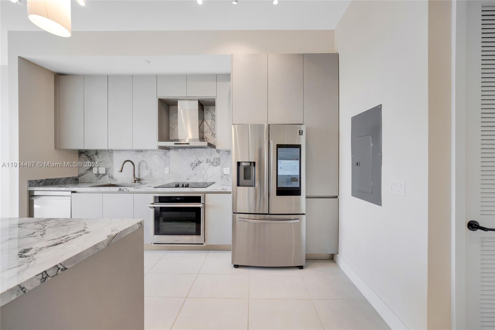 LINCOLN SUB - Residential