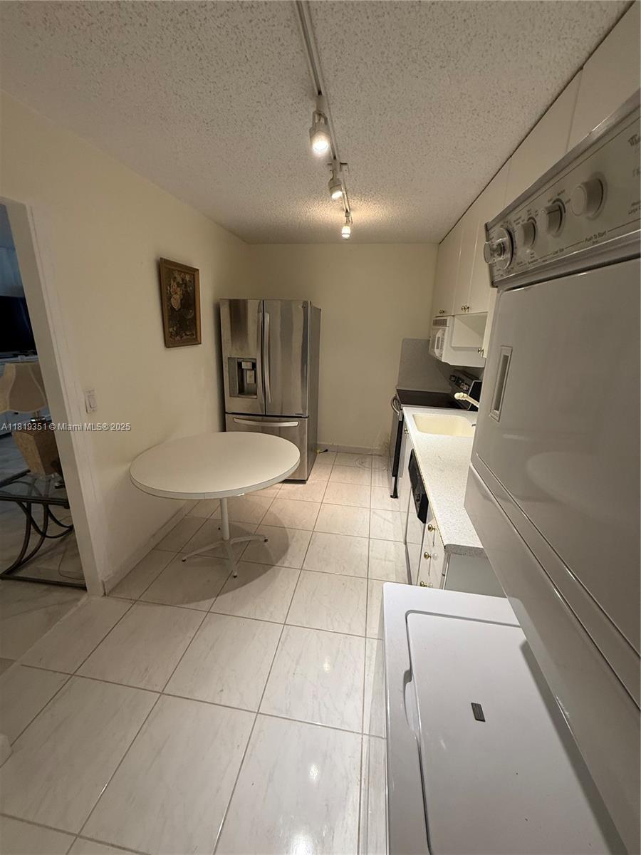 MANATEE CONDO - Residential
