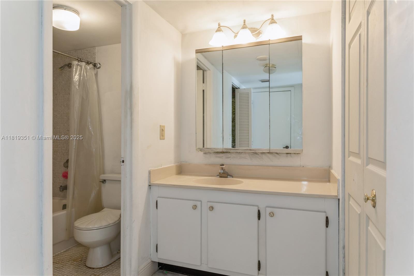 MANATEE CONDO - Residential