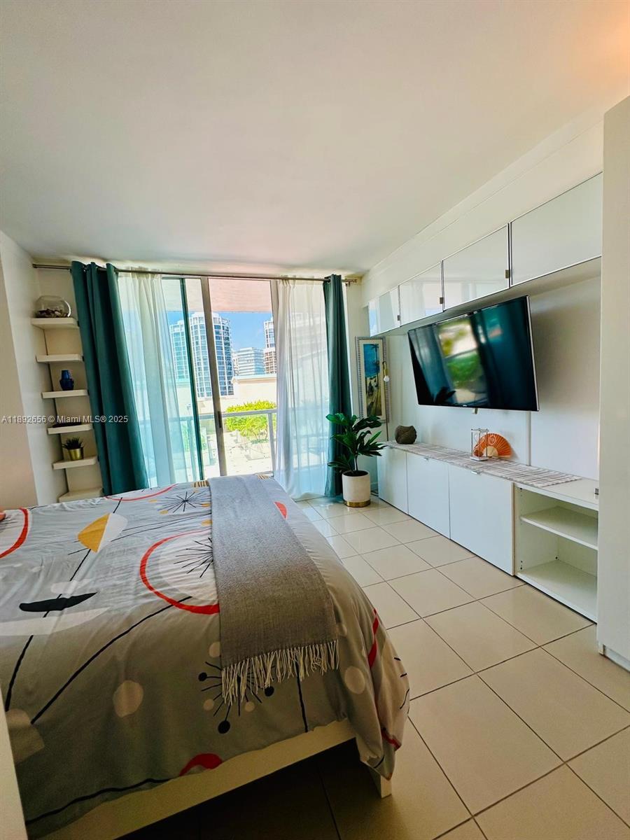 2889 Mcfarlane Rd 909