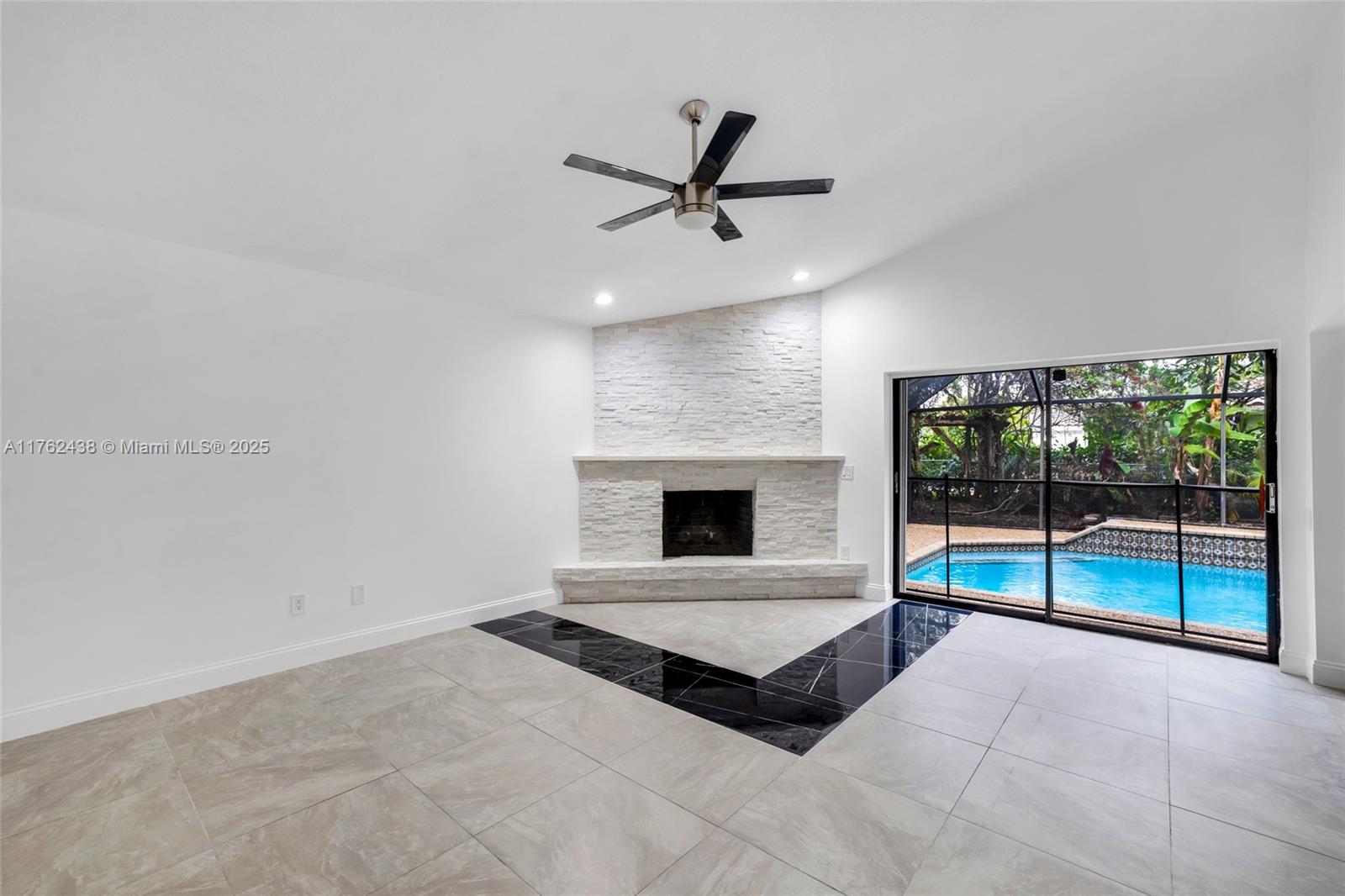 PINE RIDGE - Residential