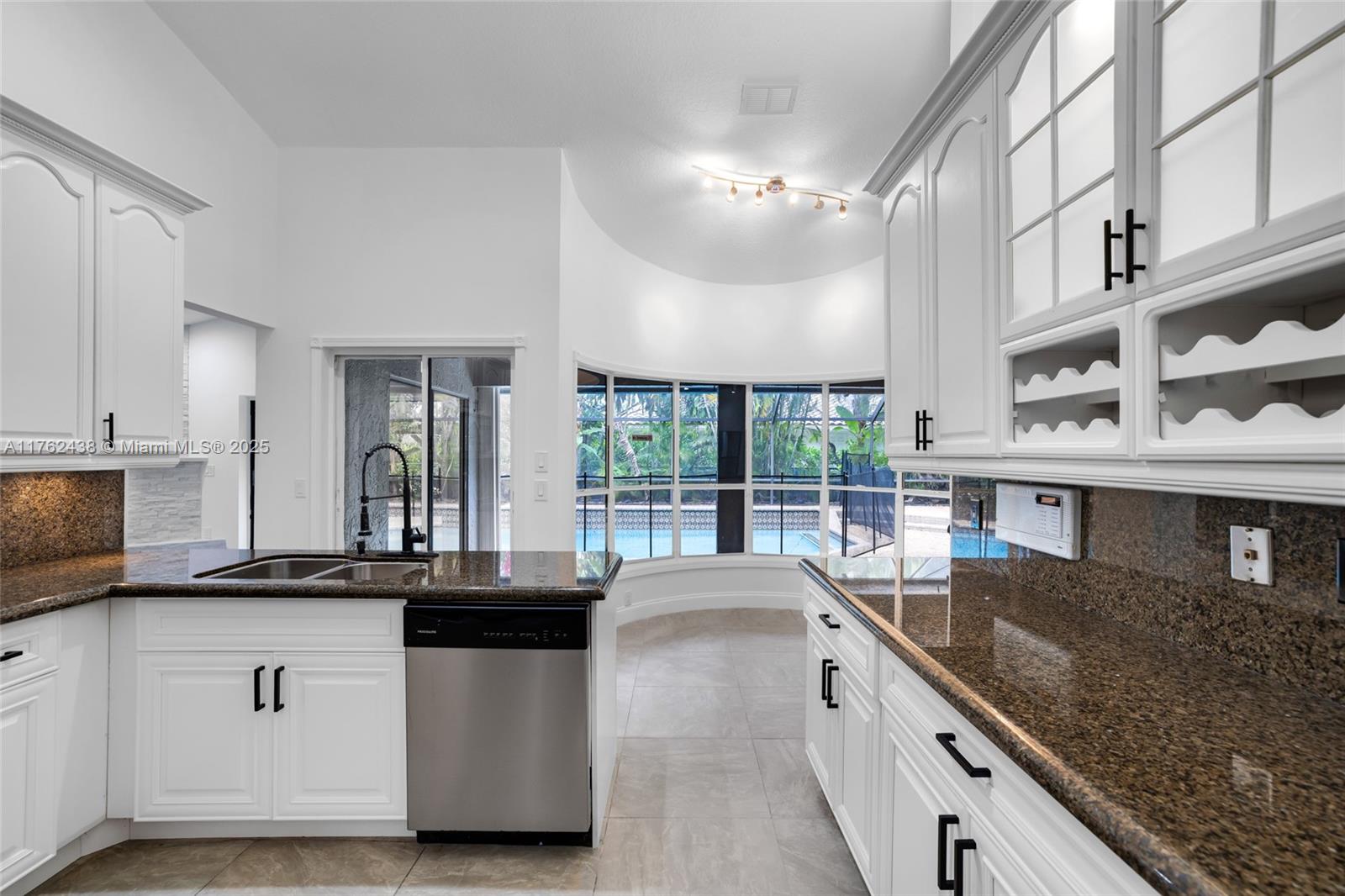 PINE RIDGE - Residential