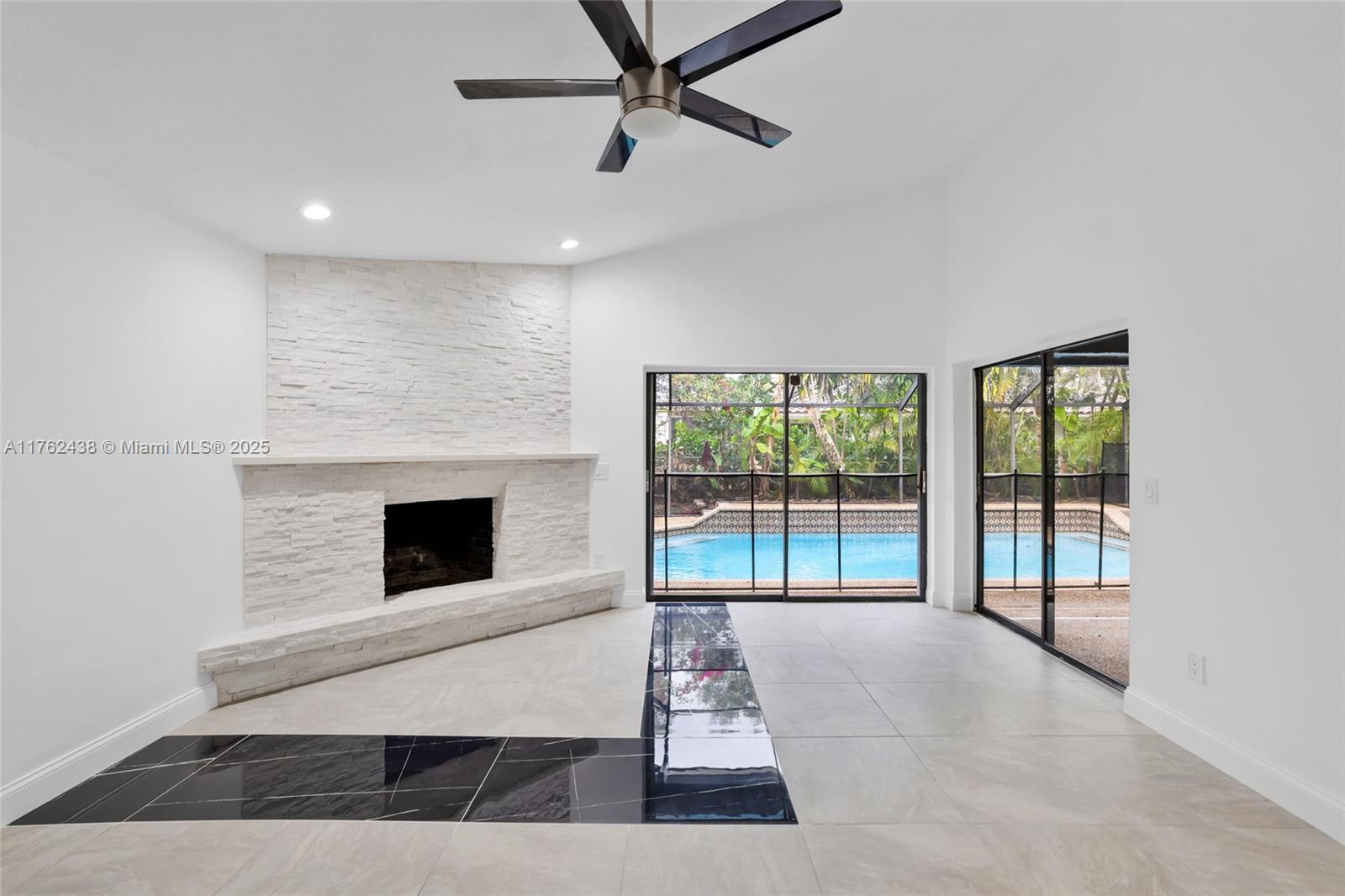 PINE RIDGE - Residential