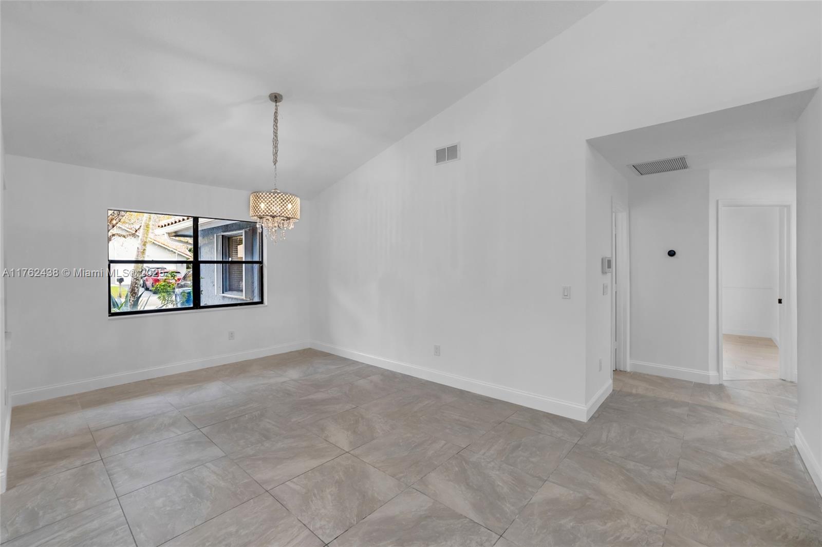 PINE RIDGE - Residential