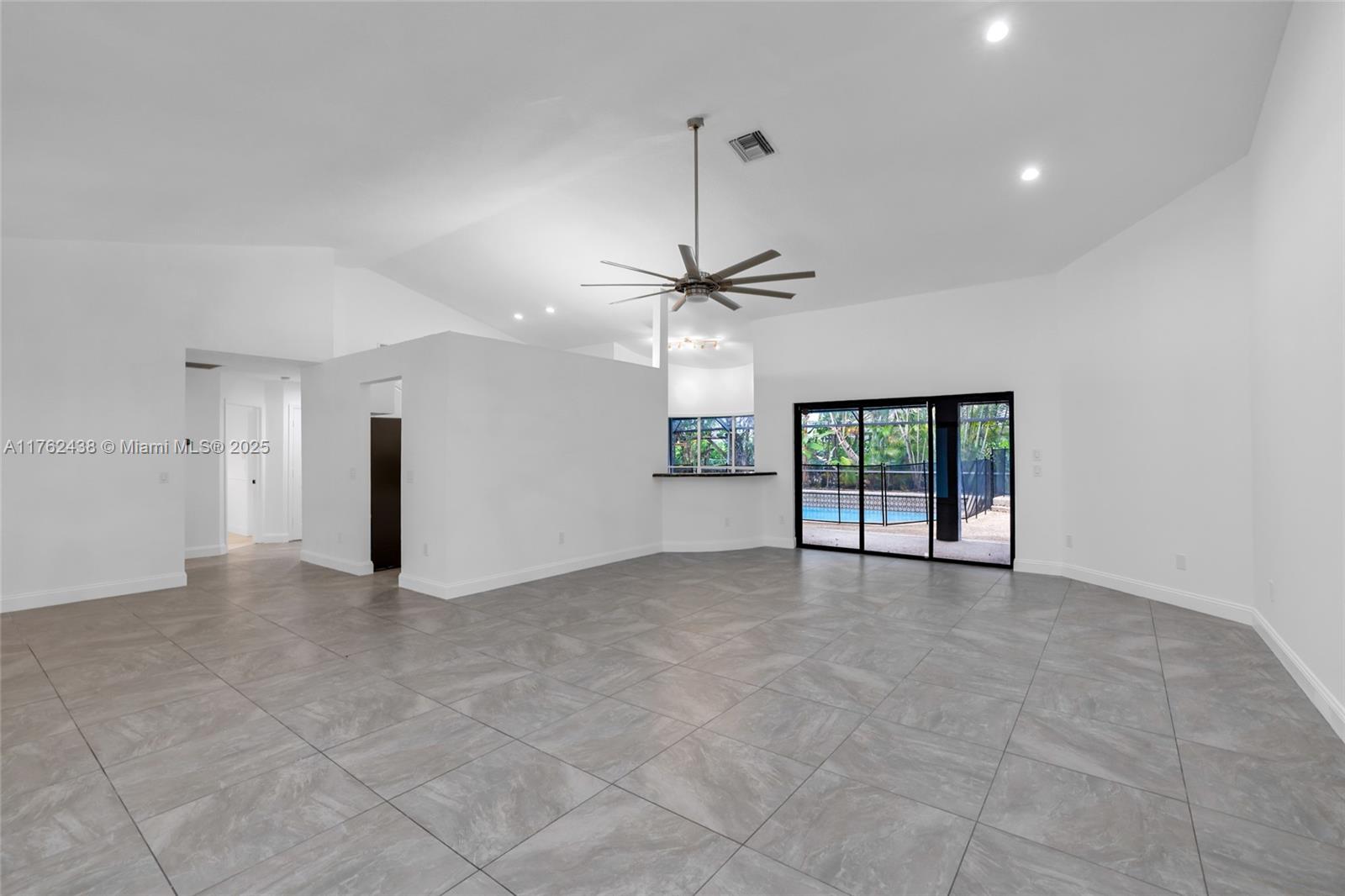 PINE RIDGE - Residential