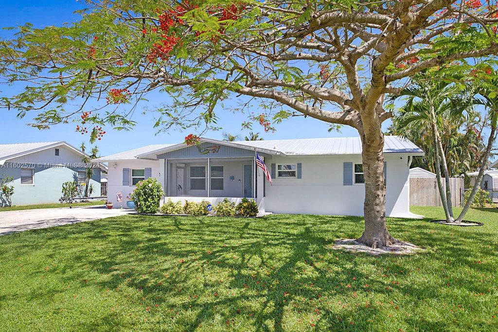 Photo of 2141 SE Jackson St, Stuart, FL 34997 (MLS # A11602570)