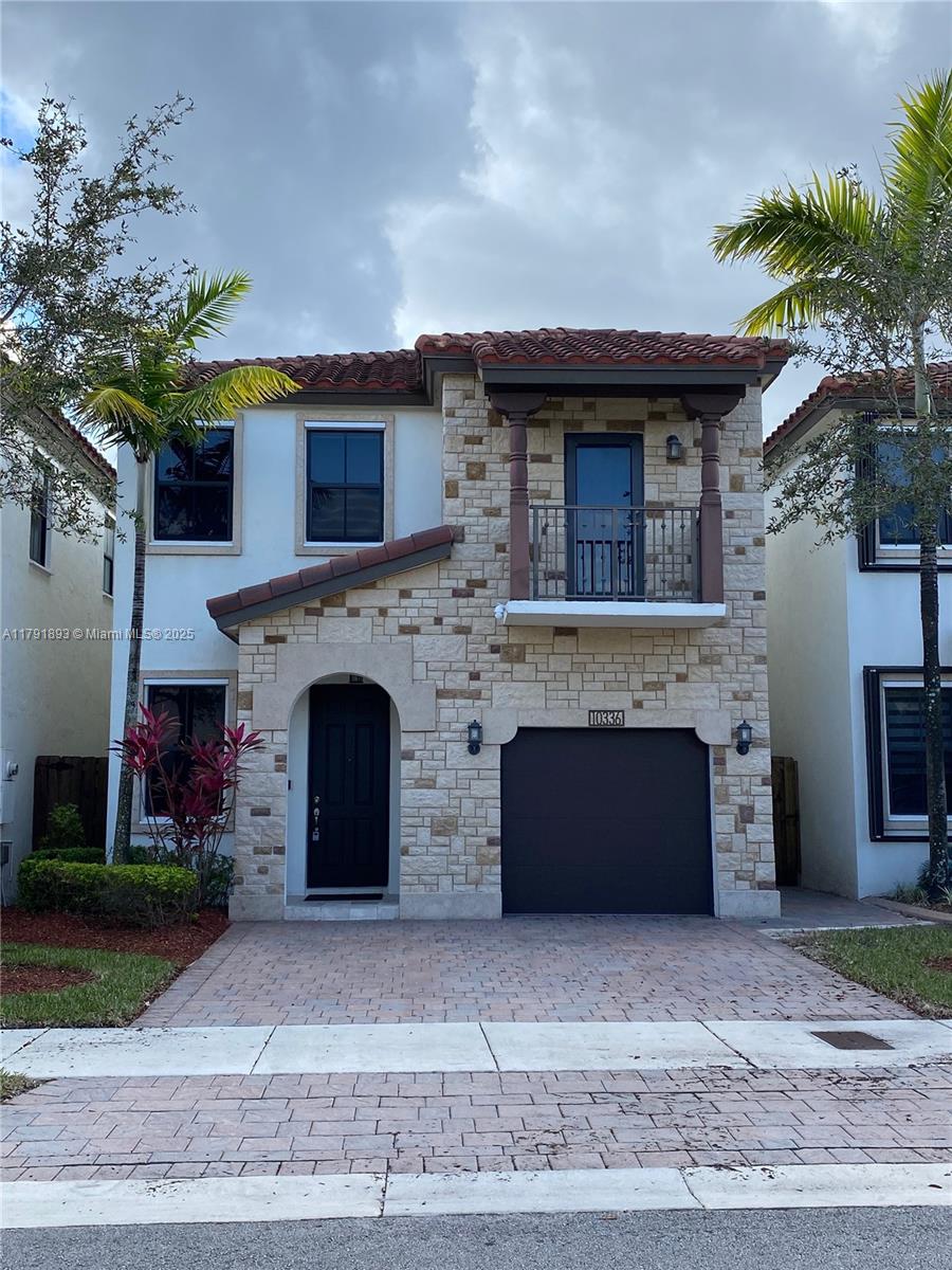 Rental Property at 10336 Nw 70th Ter 10336, Doral, Miami-Dade County, Florida - Bedrooms: 4 
Bathrooms: 4  - $4,500 MO.