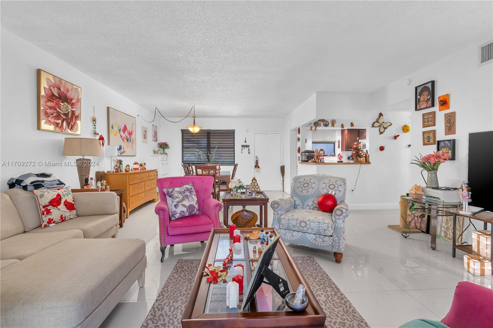 SUMMERTREE VILG CALIF CL - Residential