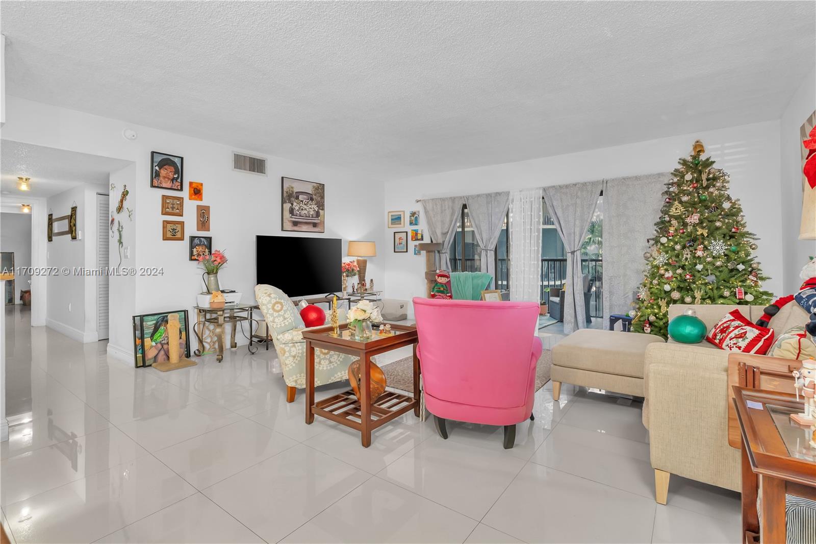 SUMMERTREE VILG CALIF CL - Residential