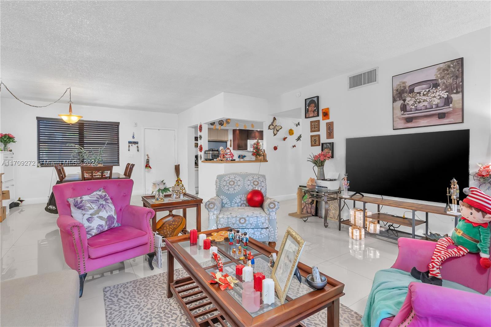 SUMMERTREE VILG CALIF CL - Residential