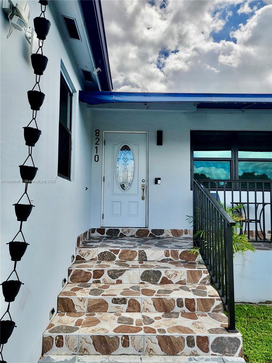 CORAL WAY VILLAGE SEC A P - Residential Lease