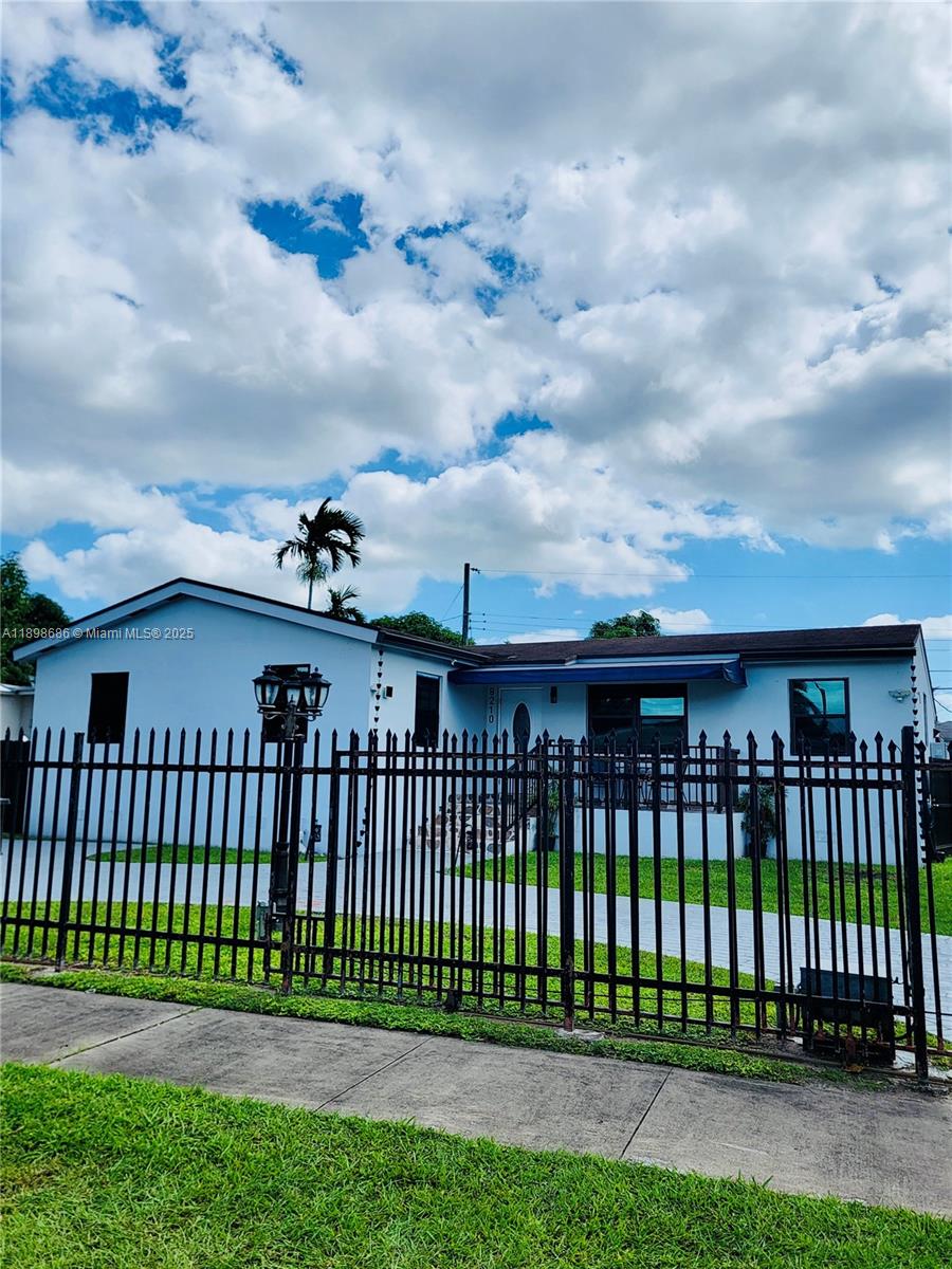 CORAL WAY VILLAGE SEC A P - Residential Lease