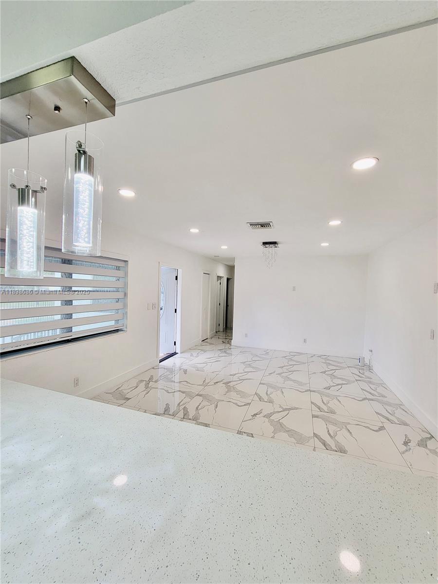 CORAL WAY VILLAGE SEC A P - Residential Lease