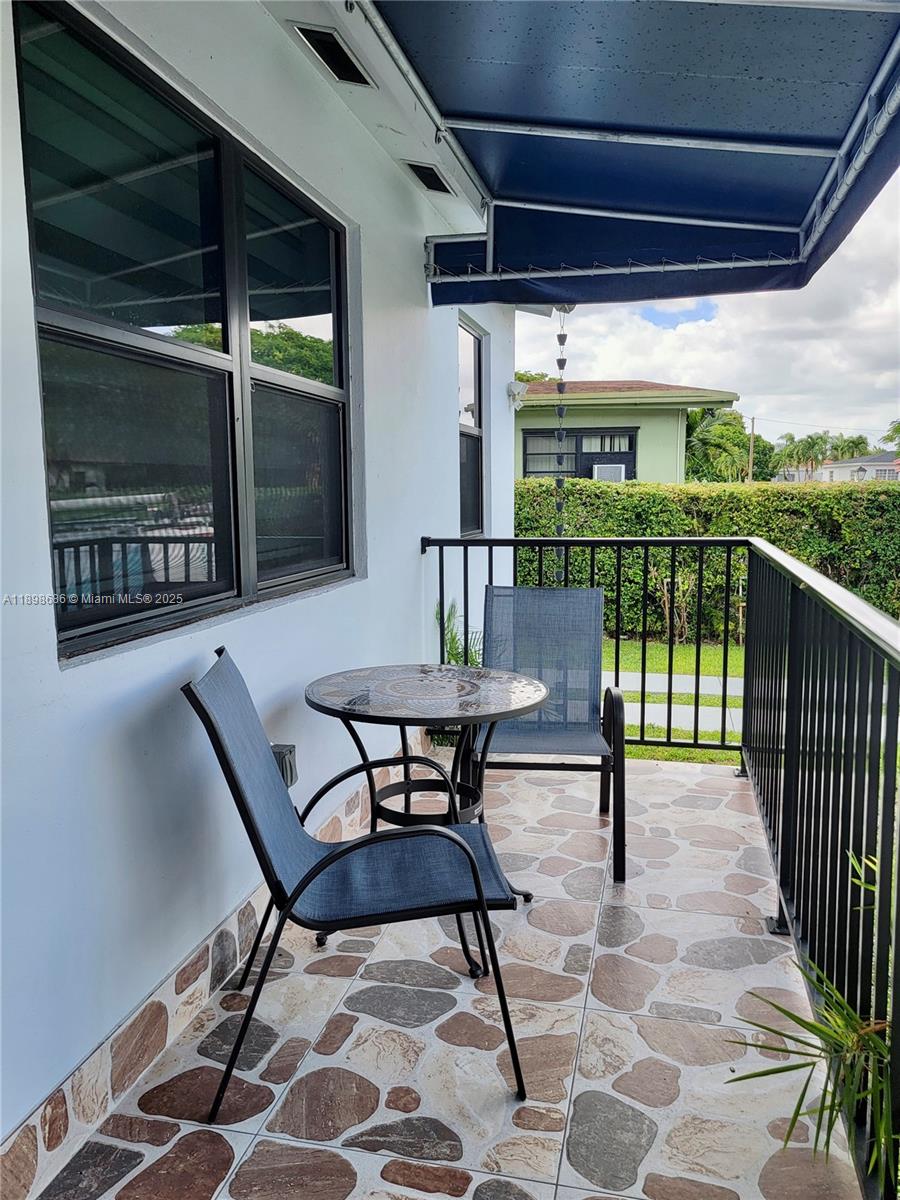 CORAL WAY VILLAGE SEC A P - Residential Lease