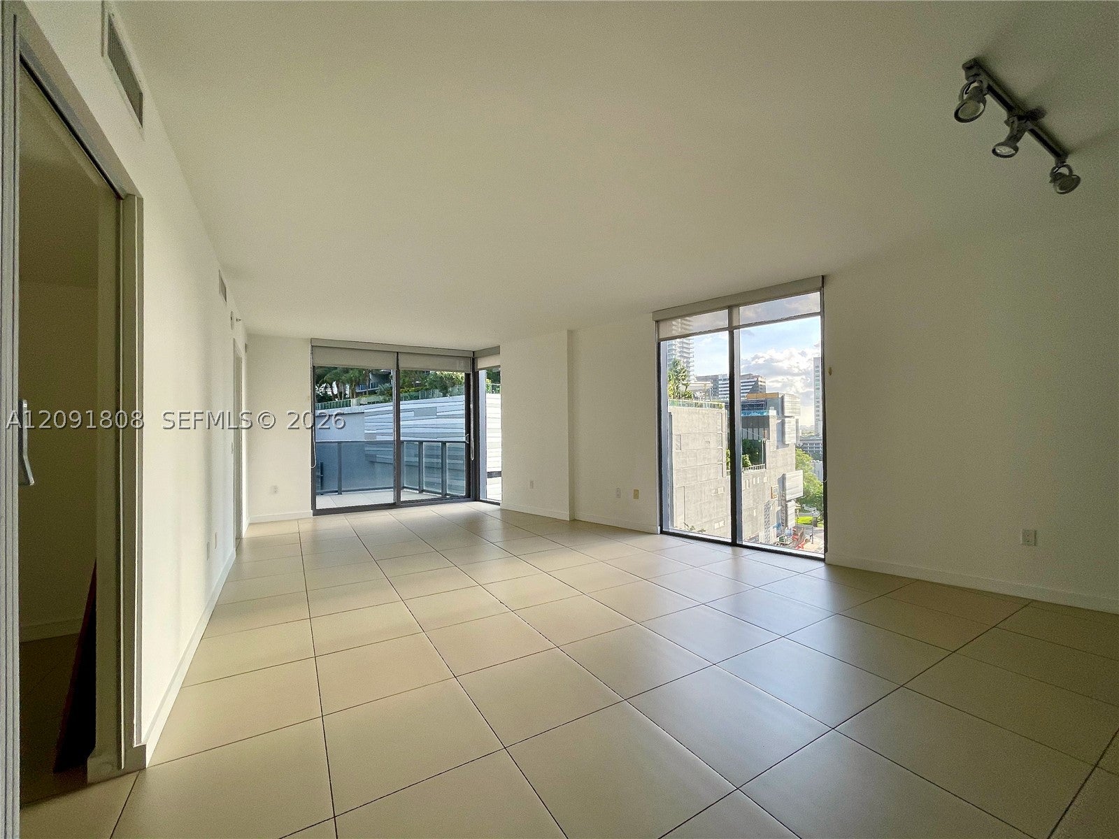 31 SE 6th St 1101