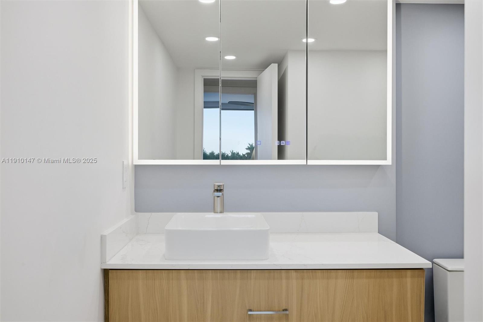 MIRASOL OCEAN TOWERS COND - Residential