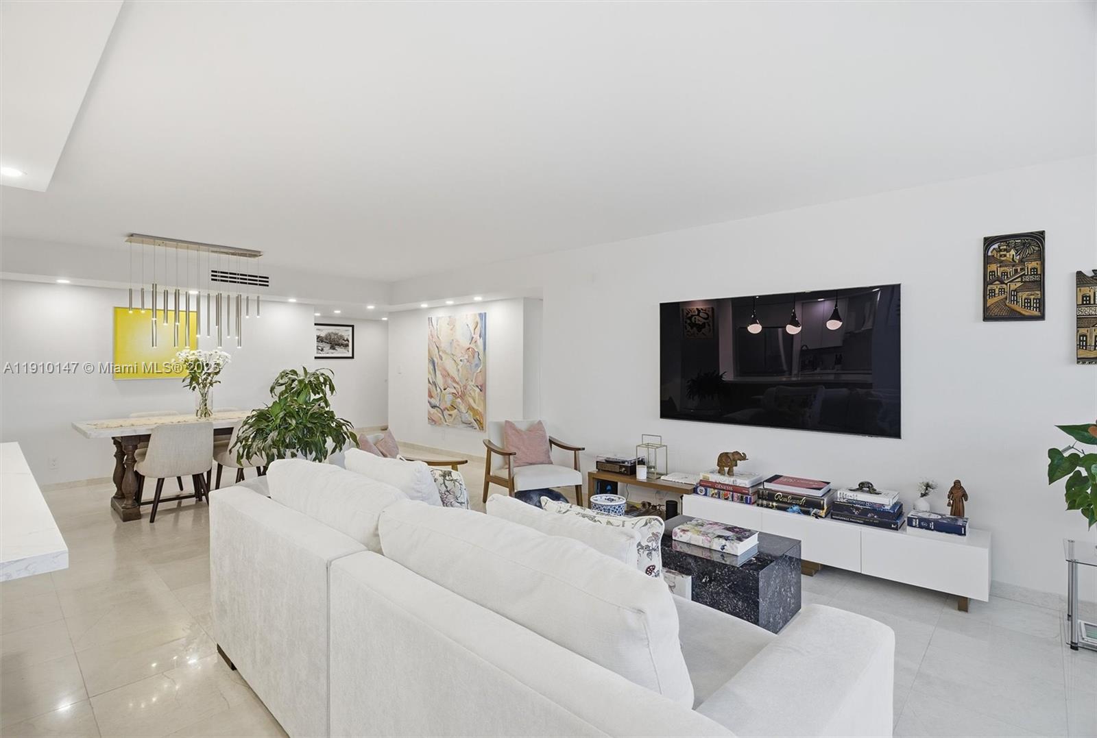 MIRASOL OCEAN TOWERS COND - Residential