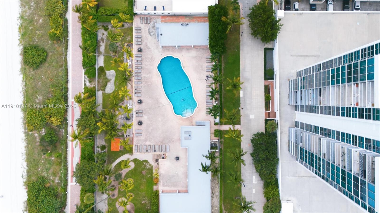 MIRASOL OCEAN TOWERS COND - Residential