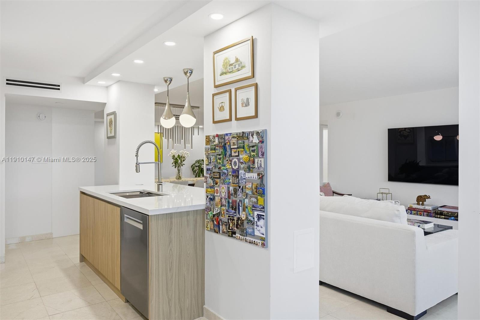 MIRASOL OCEAN TOWERS COND - Residential