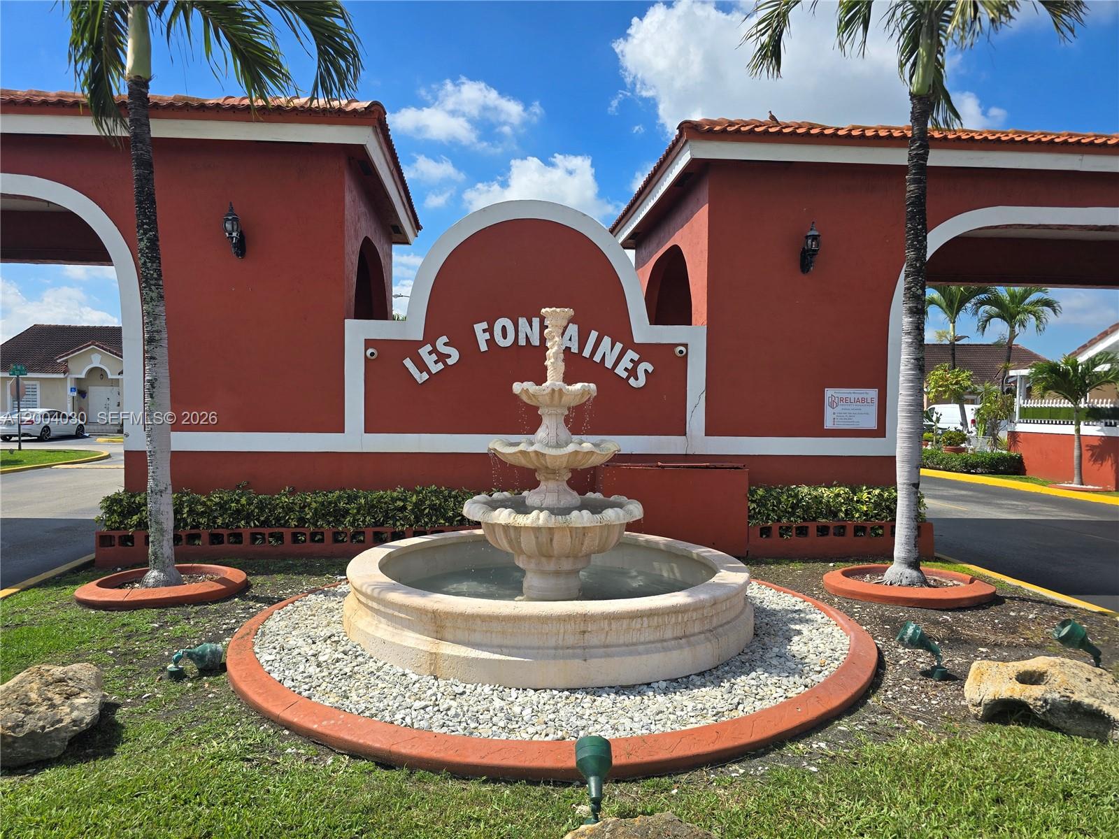LES FONTAINES CONDO - Residential