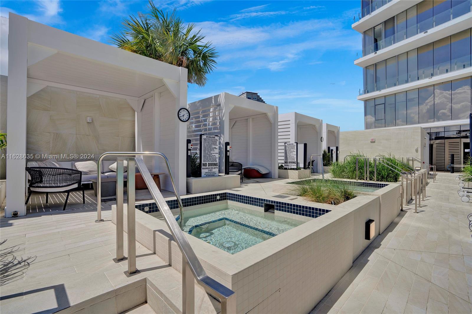 300 Biscayne Boulevard Way - Residential