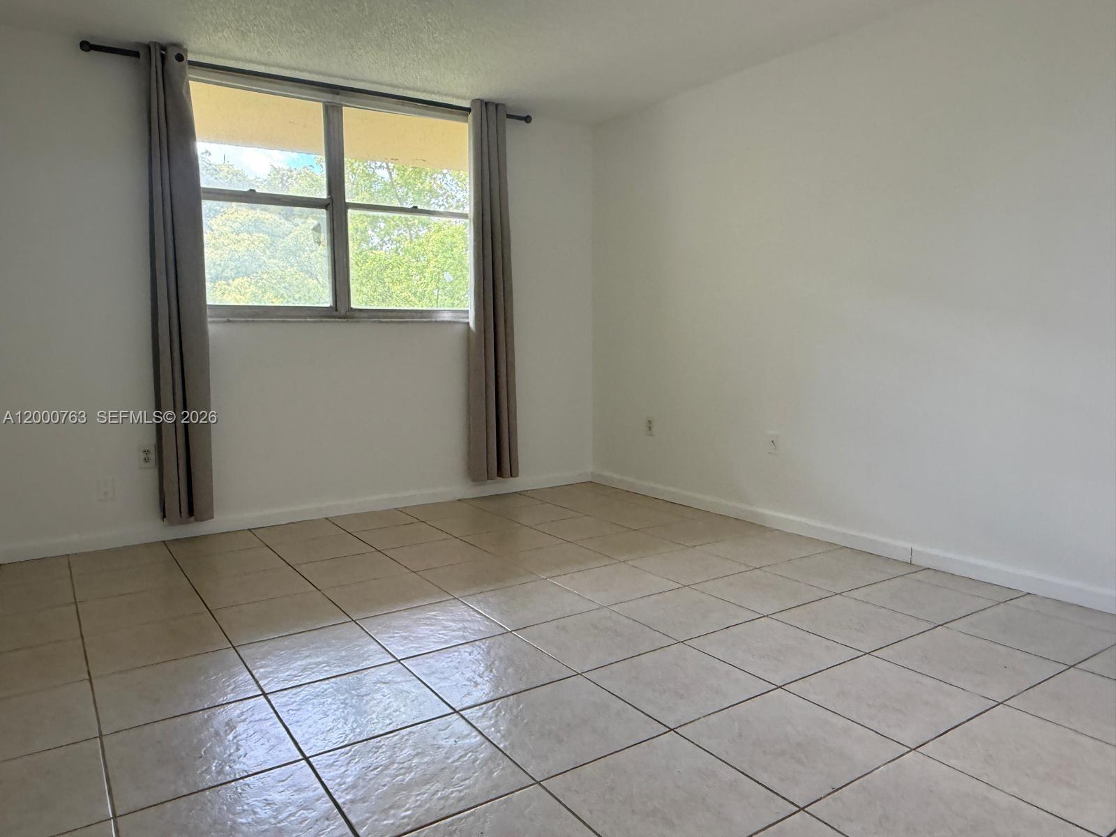 BAYVIEW PALMS CONDO - Residential Lease