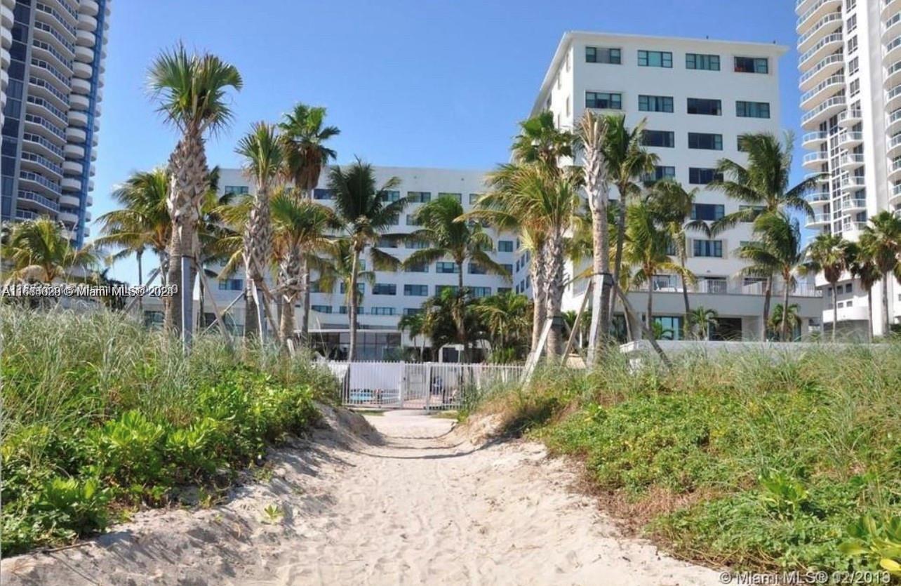6345 Collins Ave 535