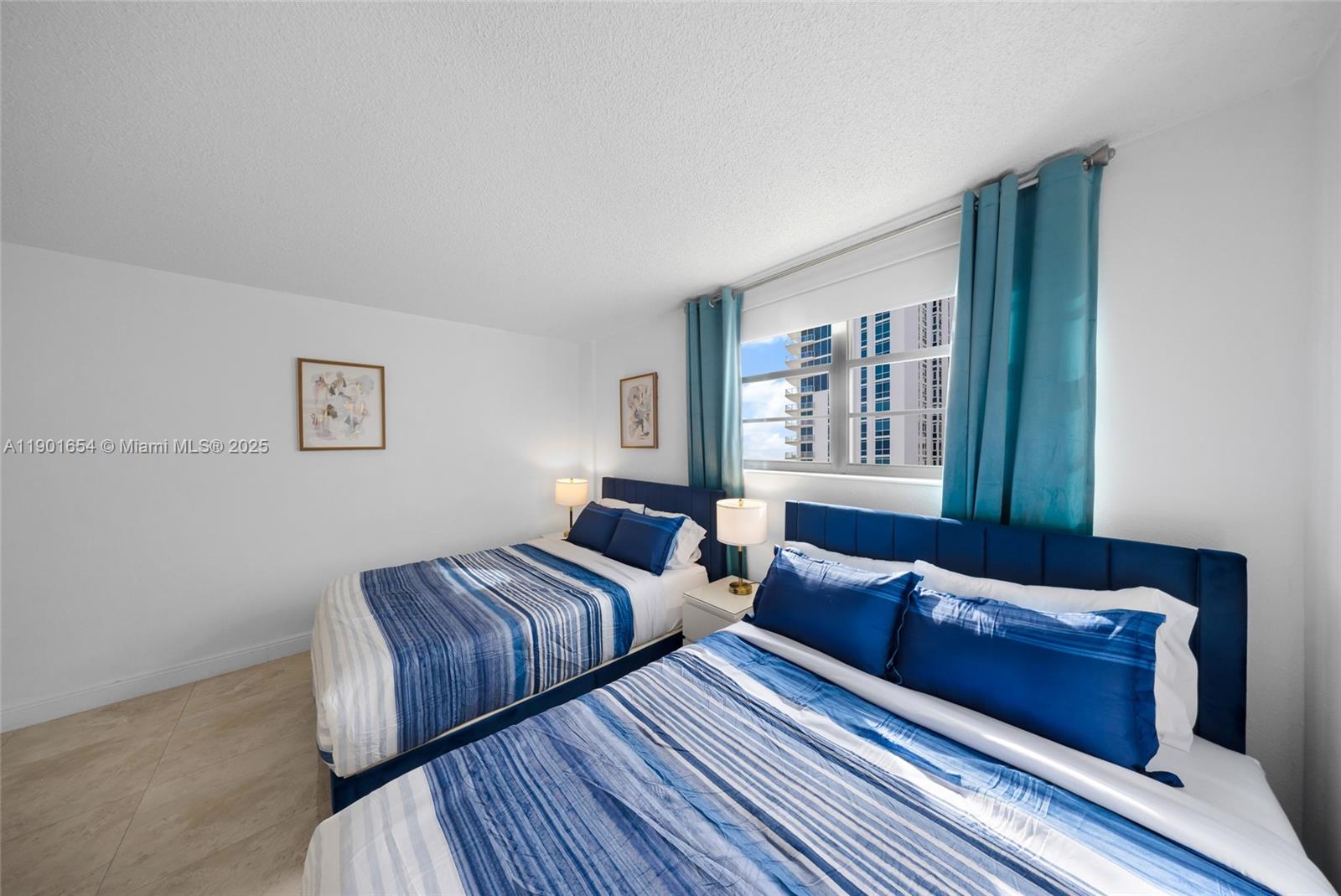 TIDES ON HOLLYWOOD BEACH - Residential