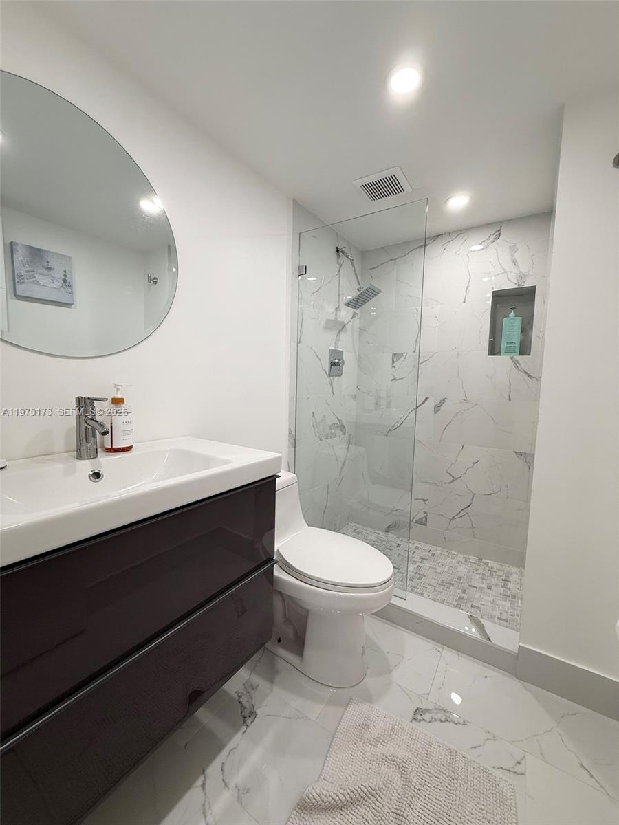 ADMIRALS PORT CONDO WEST - Residential