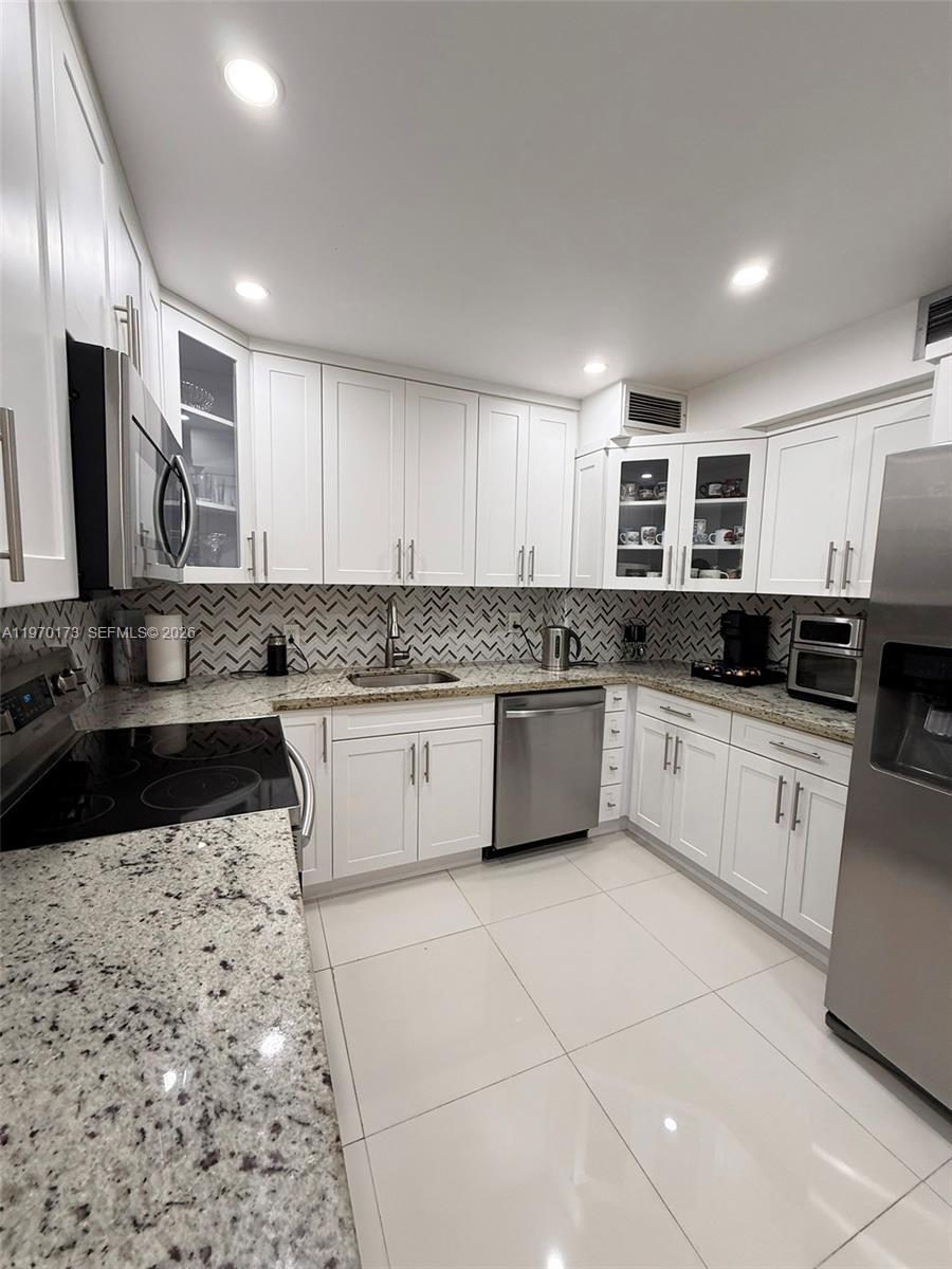 ADMIRALS PORT CONDO WEST - Residential