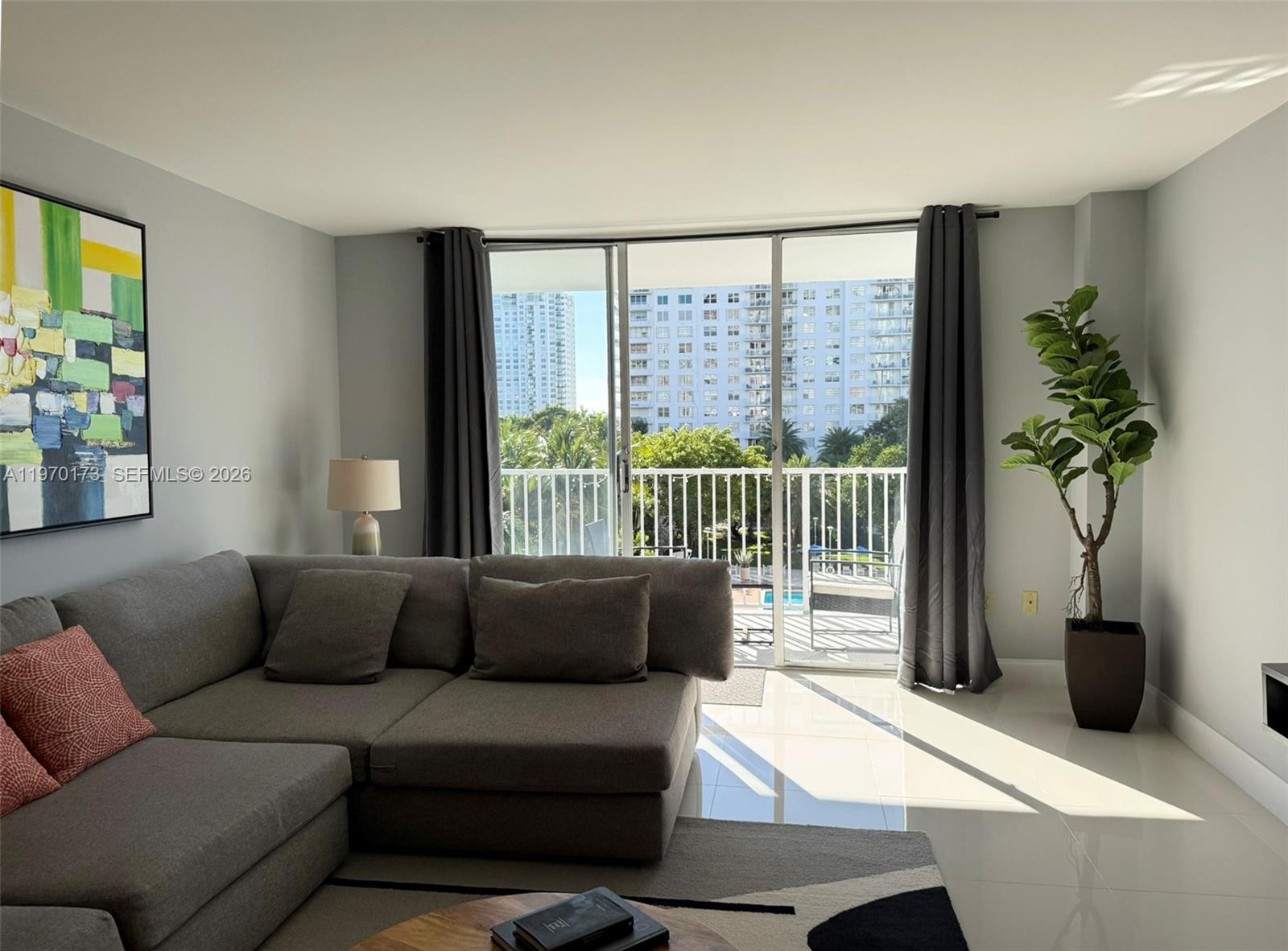 2851 NE 183rd St 412E