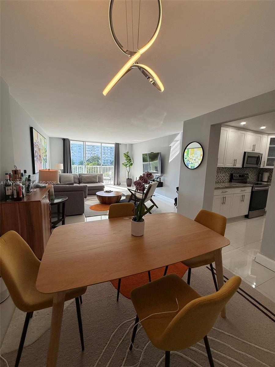 ADMIRALS PORT CONDO WEST - Residential