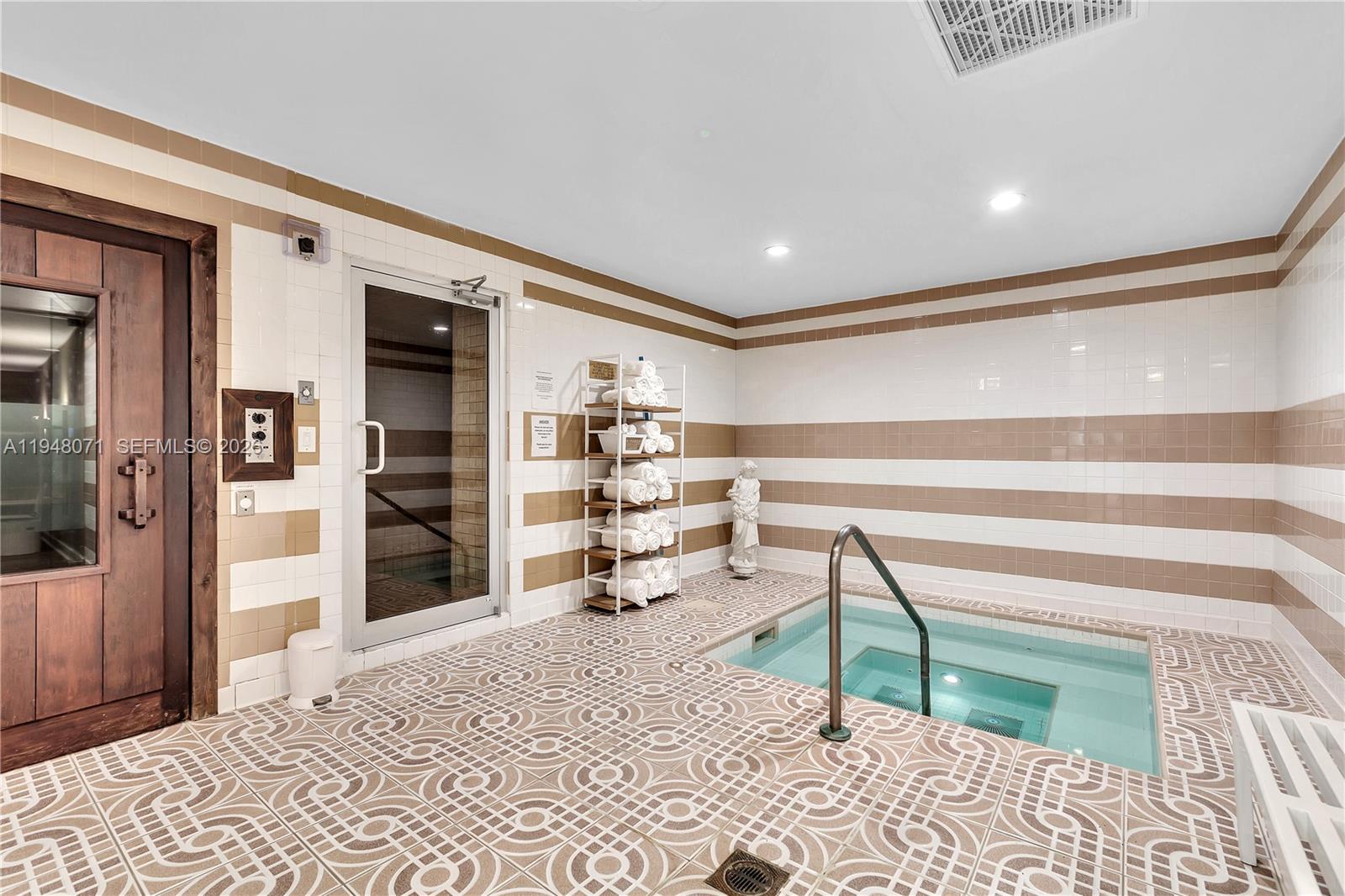 THE PALACE AT BAL HARBOUR - Residential