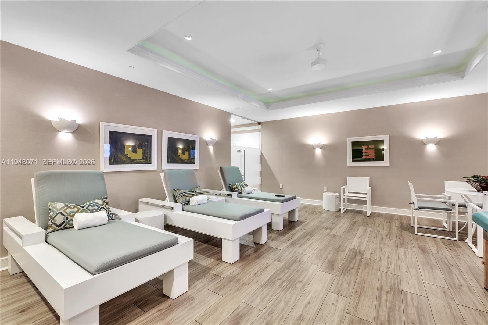 THE PALACE AT BAL HARBOUR - Residential