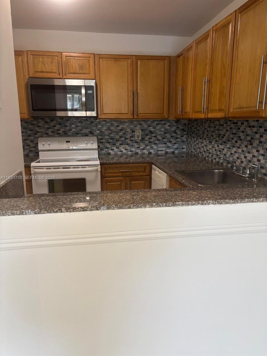 CORAL GATE EAST CONDO - Residential Lease