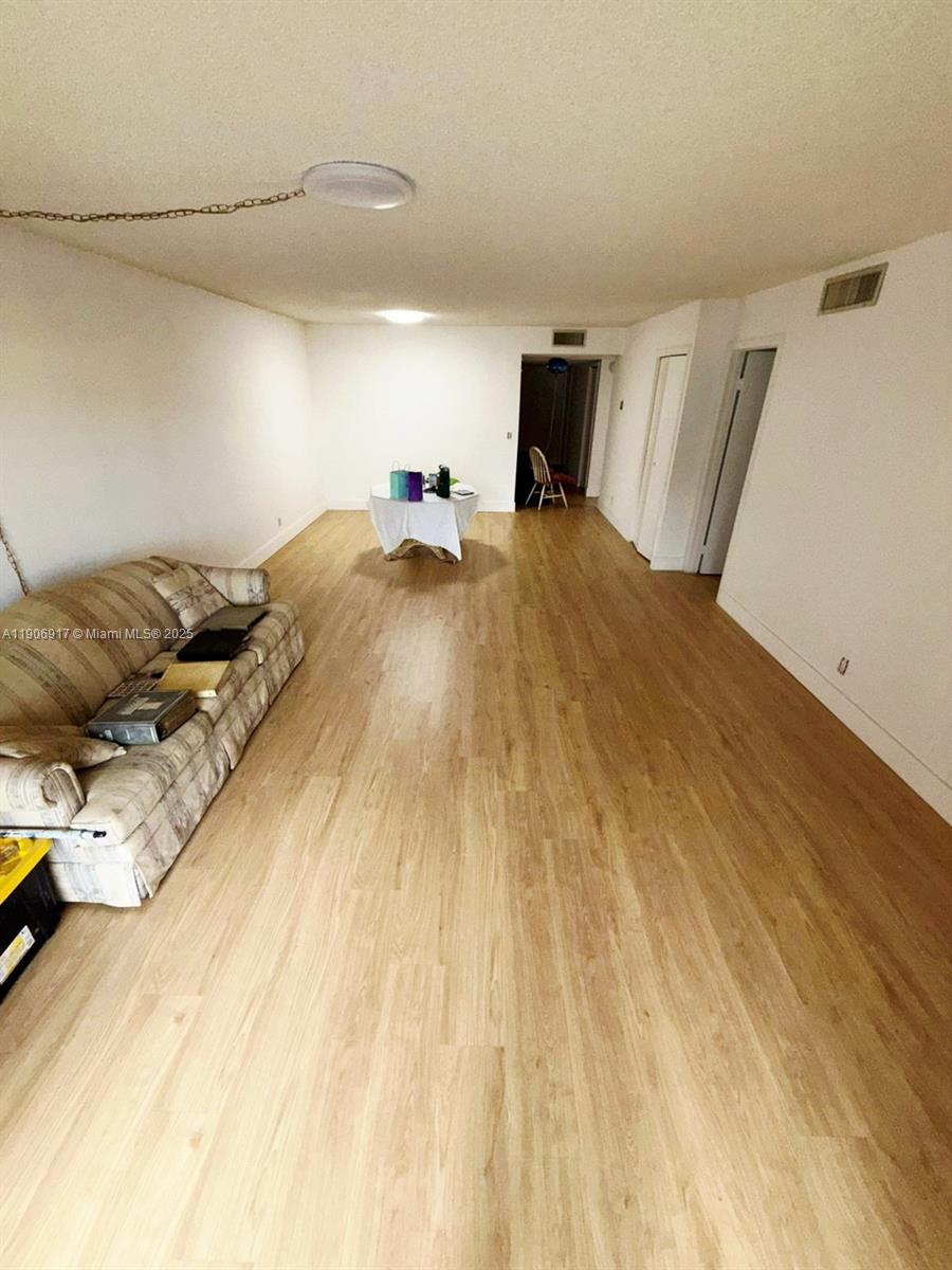 WESTON LAKES 21 INC CONDO - Residential