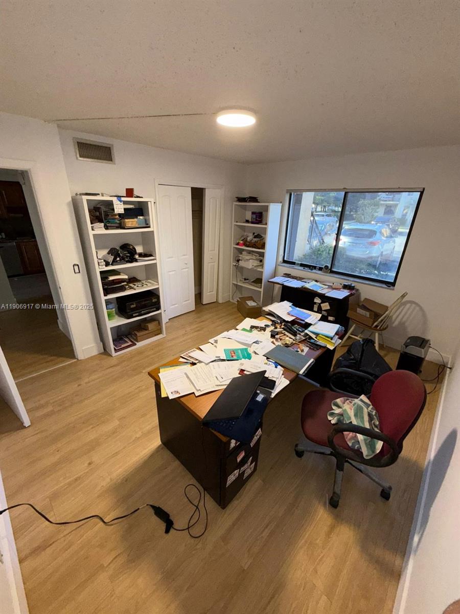 WESTON LAKES 21 INC CONDO - Residential