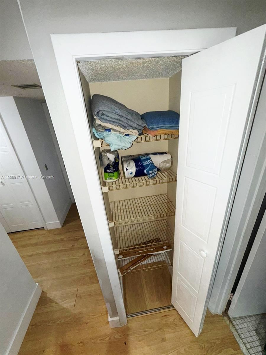 WESTON LAKES 21 INC CONDO - Residential