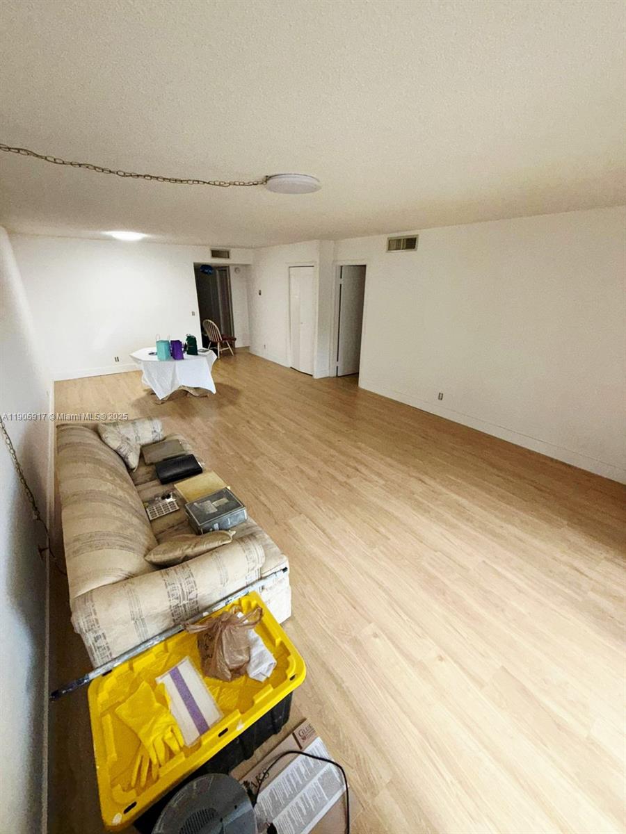 WESTON LAKES 21 INC CONDO - Residential